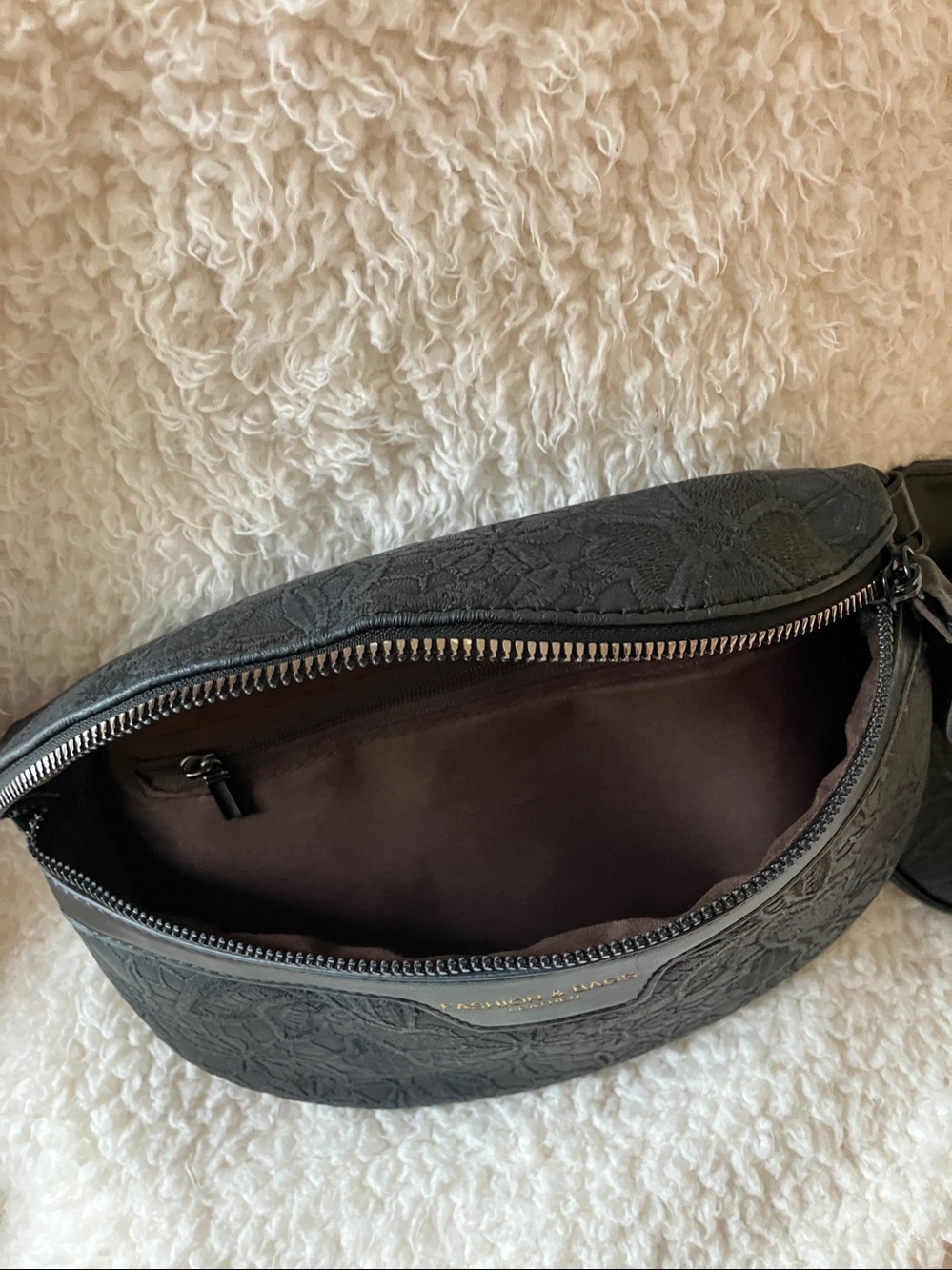 BLACK FAUX LEATHER CROSSBODY BAG WITH COIN PURSE - Picture 4 of 4